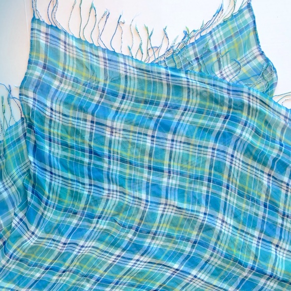 Beautiful Large Scarf - Picture 2 of 2